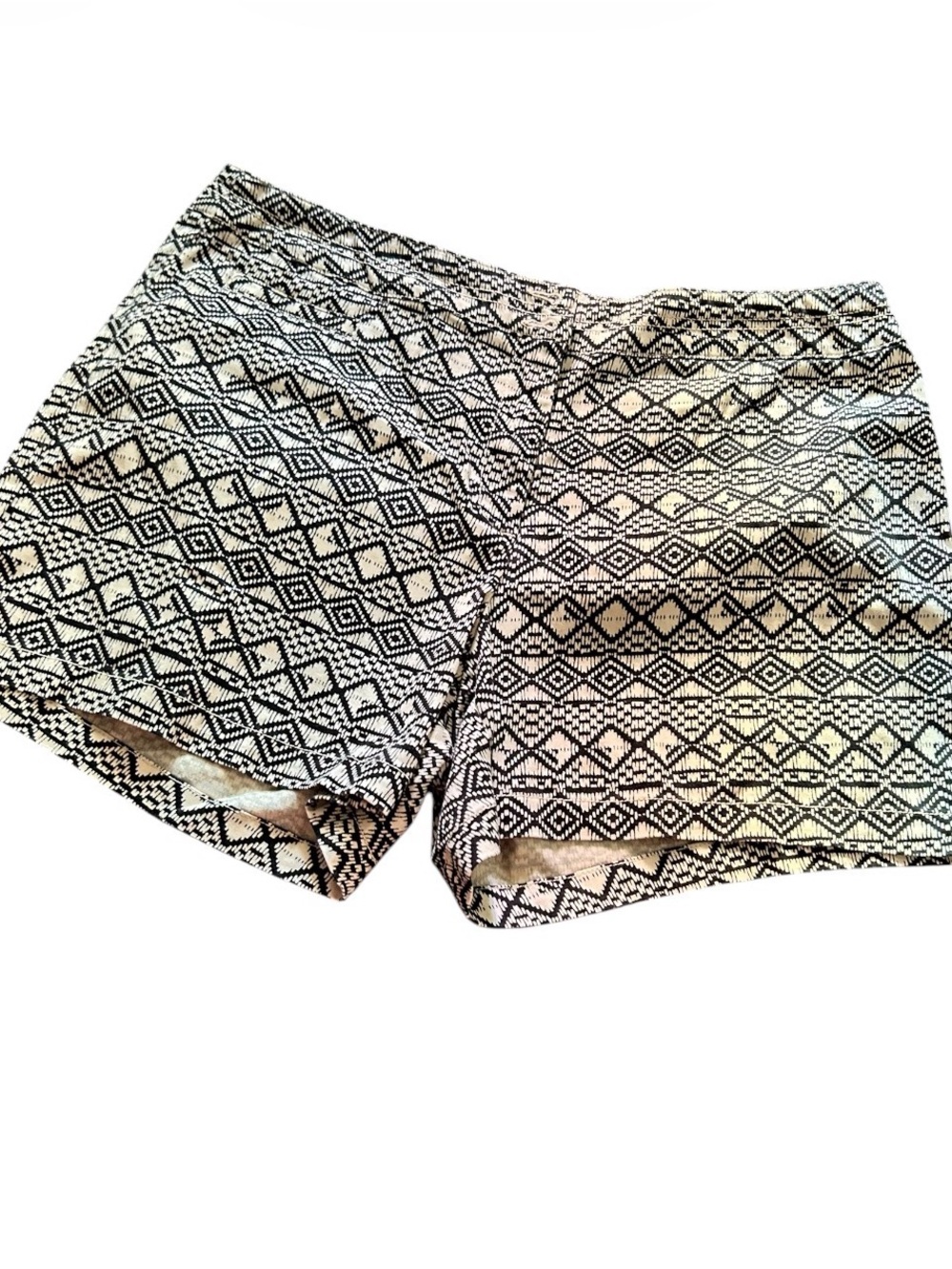 High-Waist Black & White Geometric Knit Shorts